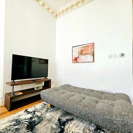 Charming Home With Private Balcony, On 1St Floor, With 2 Bathrooms, 3 Min Walk To Earl'S Court Station Londres Exterior foto