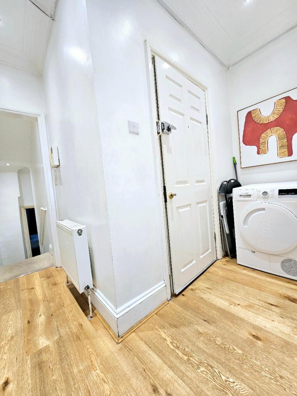 Charming Home With Private Balcony, On 1St Floor, With 2 Bathrooms, 3 Min Walk To Earl'S Court Station Londres Exterior foto