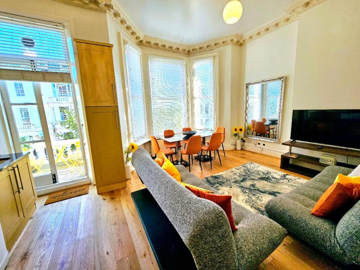 Charming Home With Private Balcony, On 1St Floor, With 2 Bathrooms, 3 Min Walk To Earl'S Court Station Londres Exterior foto